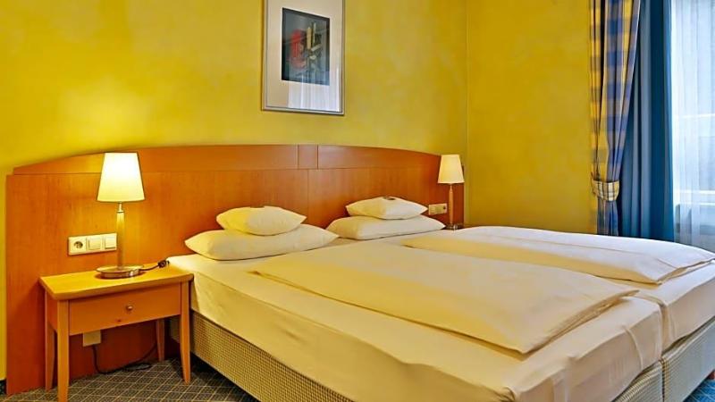 Business Hotel Biberach image