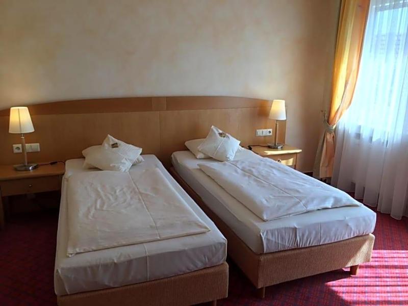 Business Hotel Biberach image