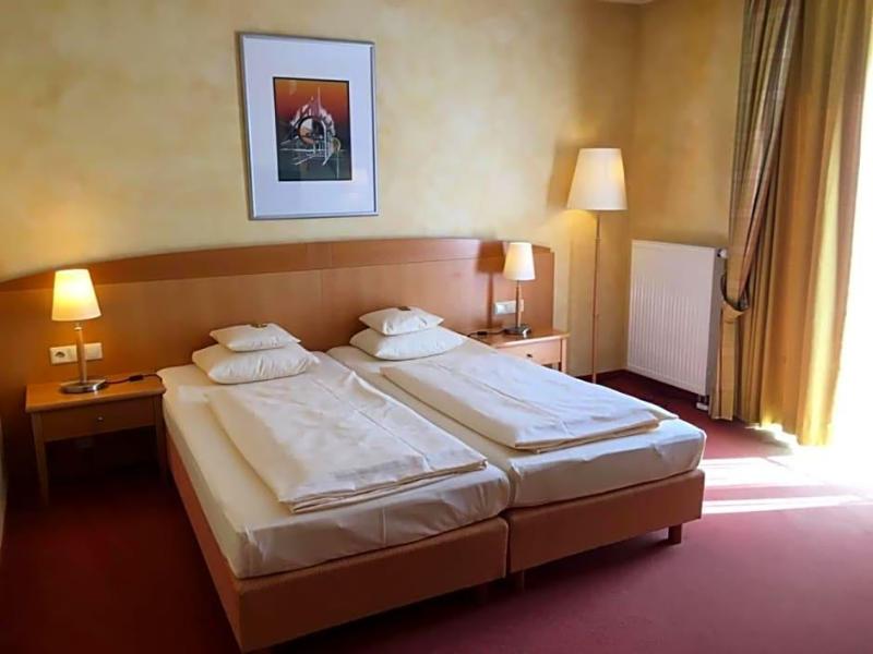 Business Hotel Biberach image