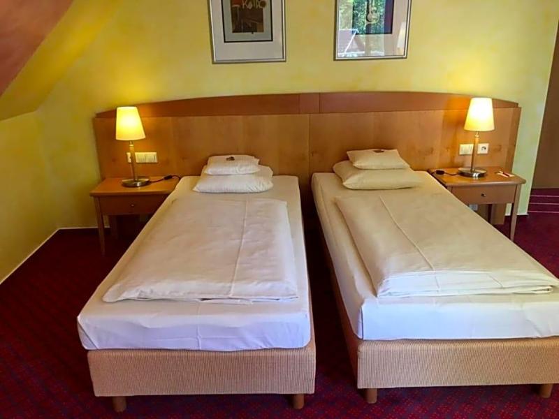 Business Hotel Biberach image