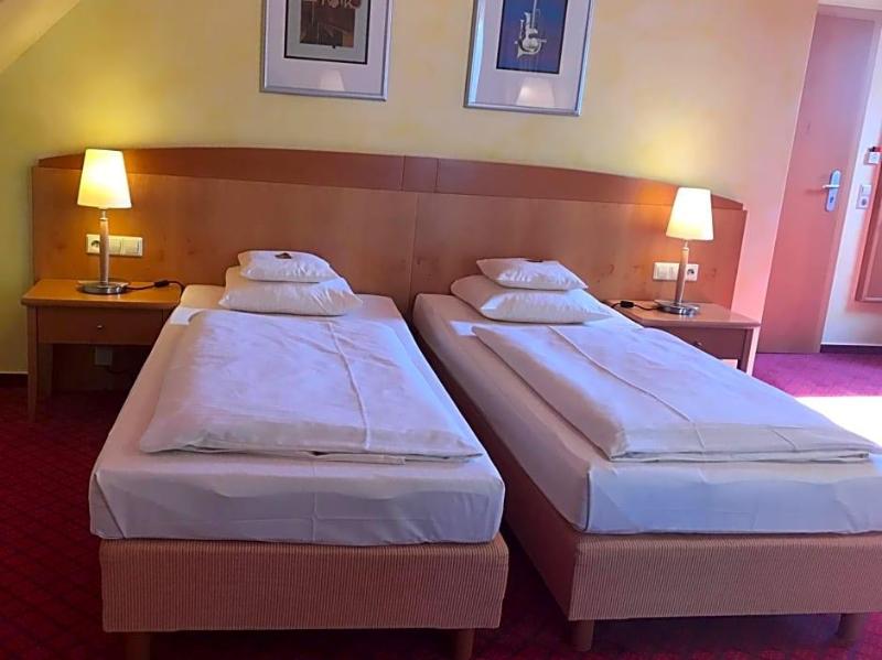Business Hotel Biberach image