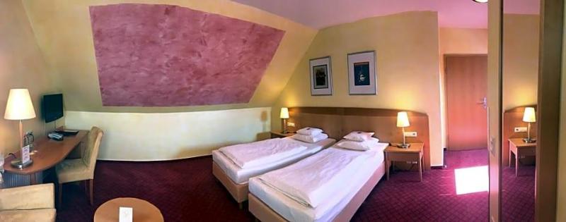 Business Hotel Biberach image