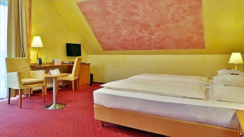 Business Hotel Biberach image