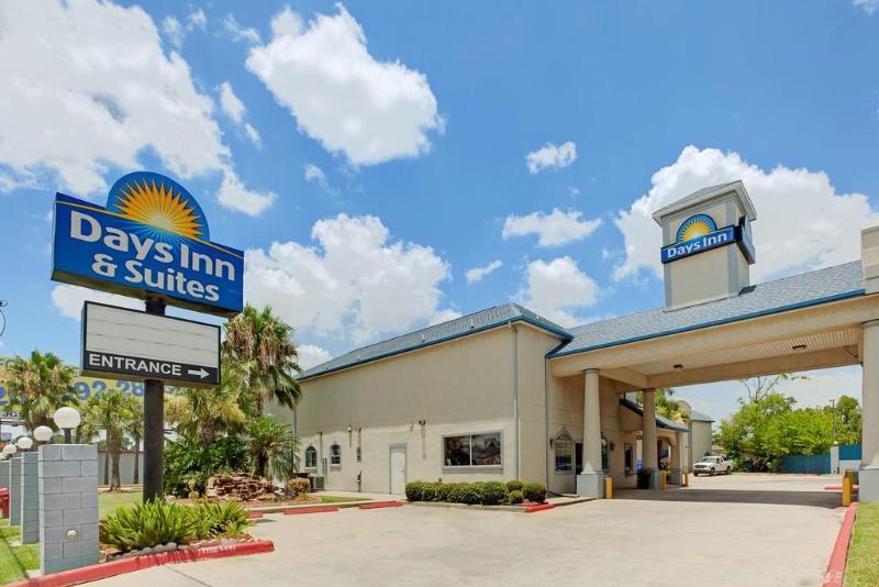 Days Inn & Suites Houston Channelview TX