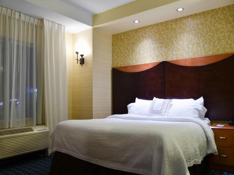 Fairfield Inn & Suites Hartford Airport image