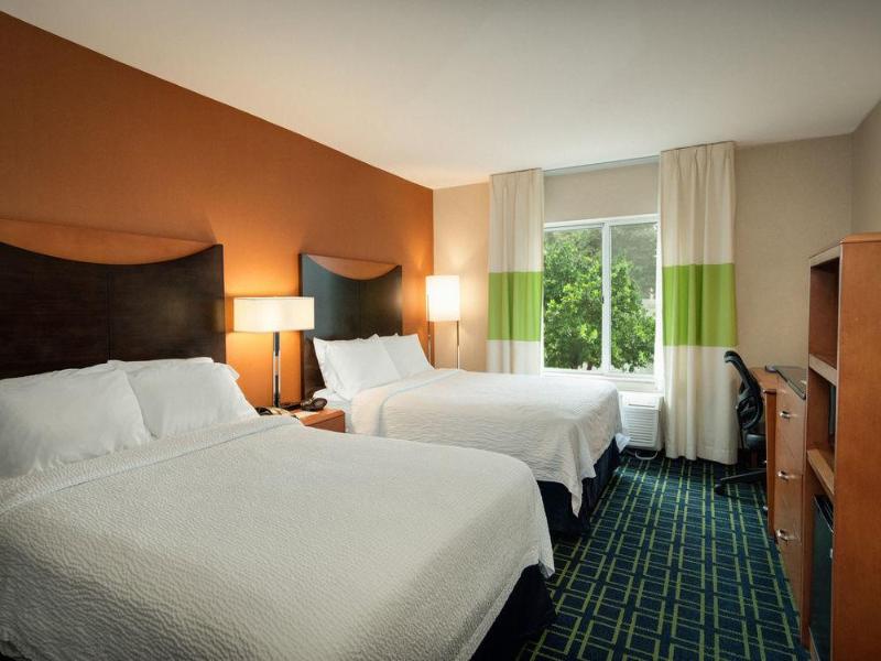 Fairfield Inn & Suites Hartford Airport image