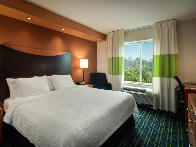 Fairfield Inn & Suites Hartford Airport image