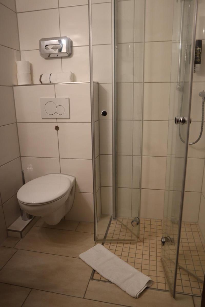 Gasthaus zur Linde image