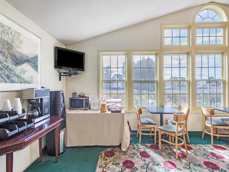 Knights Inn Hadley image