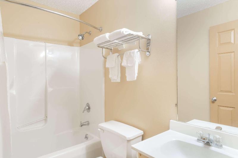 Knights Inn Hadley image