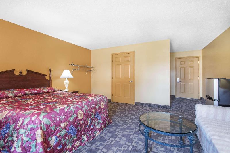 Knights Inn Hadley image
