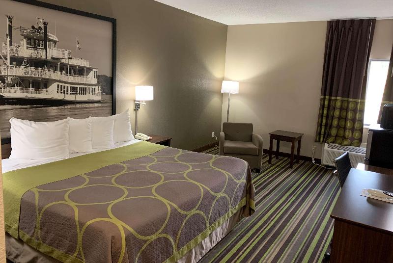 Super 8 by Wyndham Hernando image