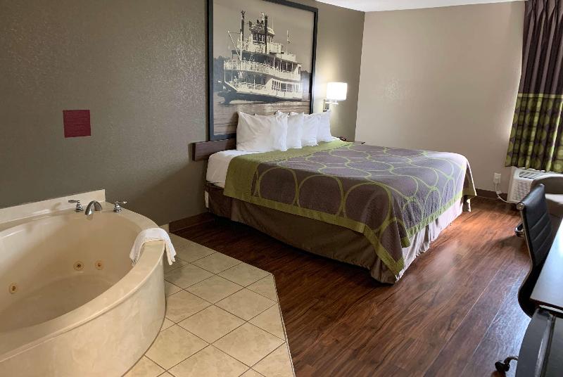 Super 8 by Wyndham Hernando image
