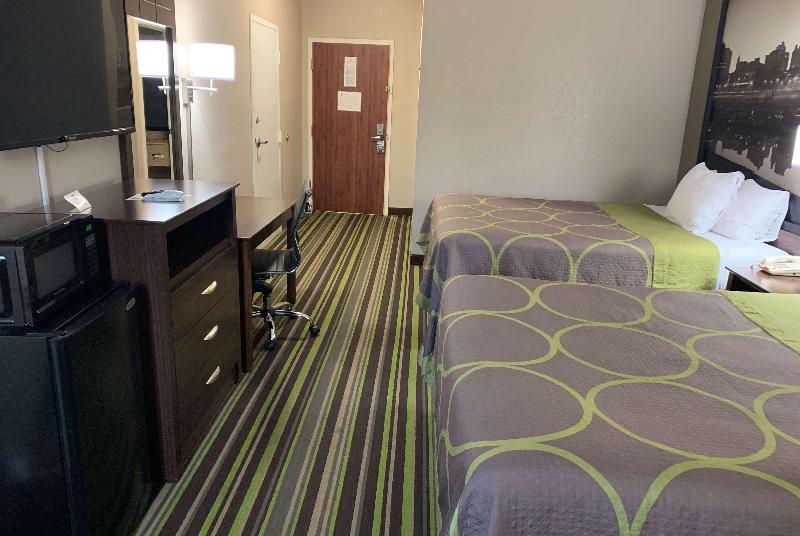 Super 8 by Wyndham Hernando image