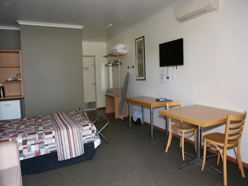 Forbes Victoria Inn image
