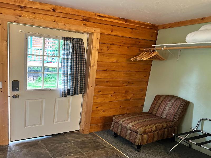 Floatplane Lodge
