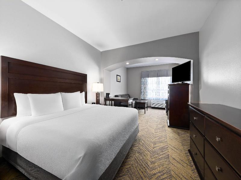 La Quinta Inn & Suites Brookshire image