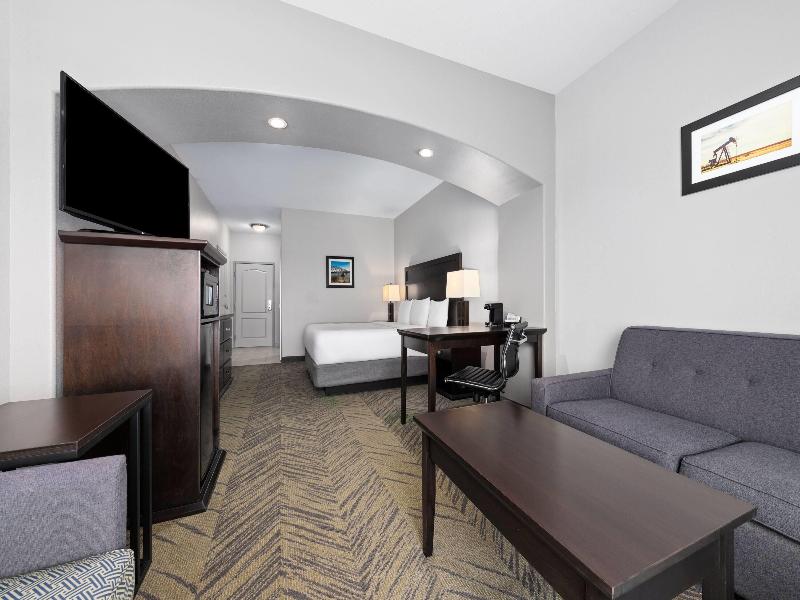 La Quinta Inn & Suites Brookshire image