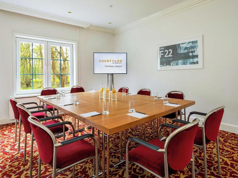 Courtyard Hamburg Airport Hotel image