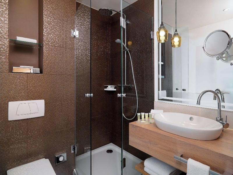 Courtyard Hamburg Airport Hotel image