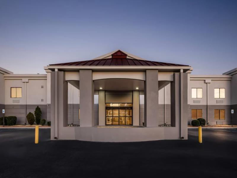 MainStay Suites Decatur River City image