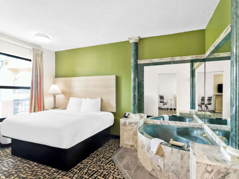 Quality Inn Russellville image