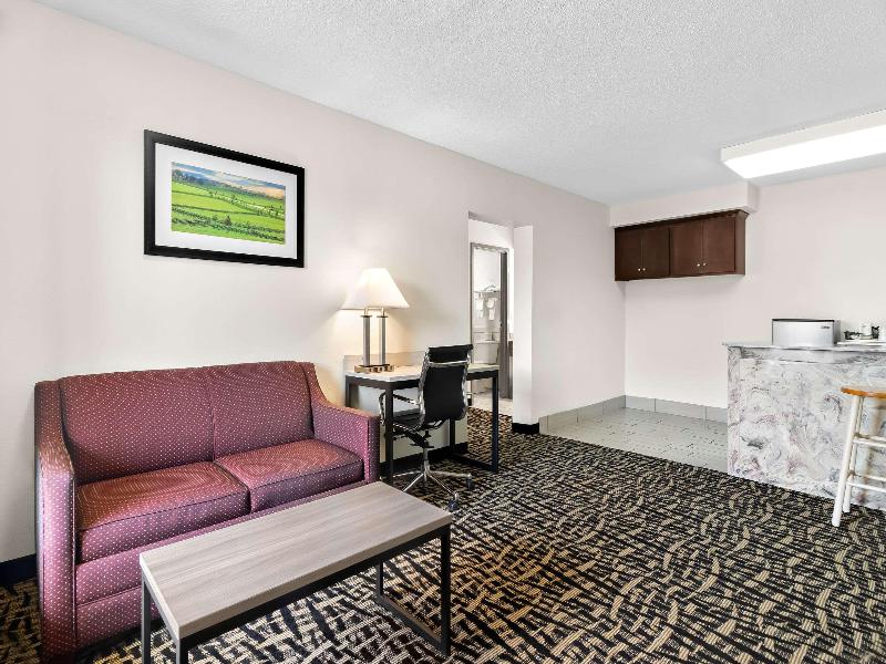 Quality Inn Russellville image