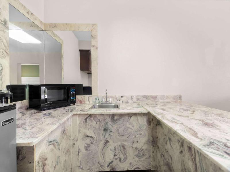 Quality Inn Russellville image