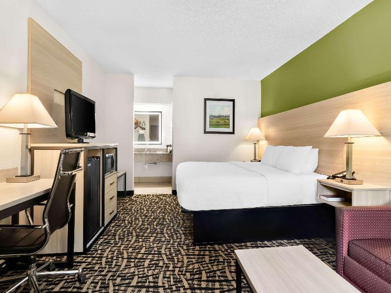 Quality Inn Russellville image