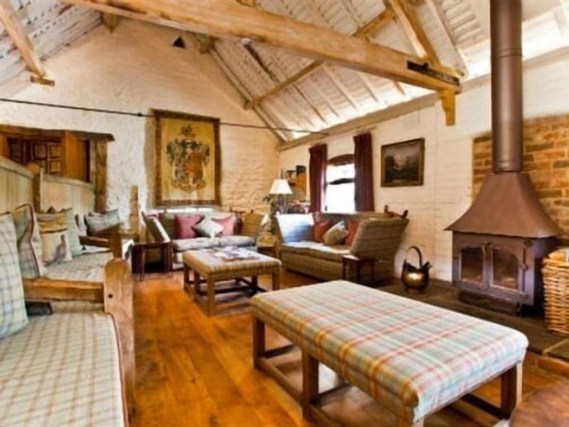 Old Downton Lodge image