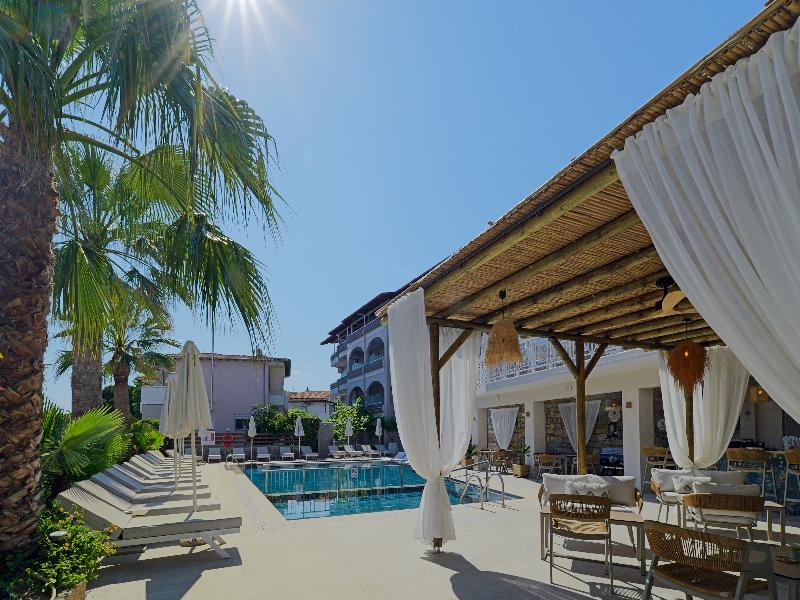 Tropical — general view