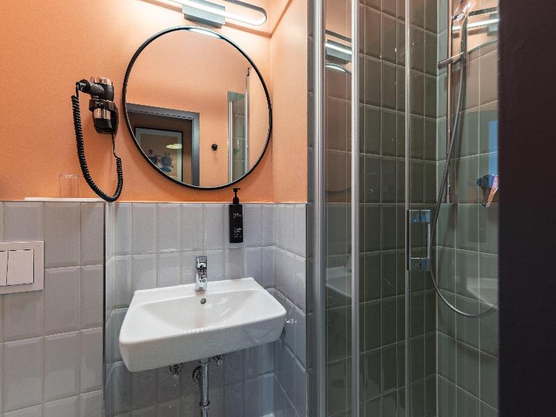 Garner Hotel Hamburg - St.Georg by IHG image