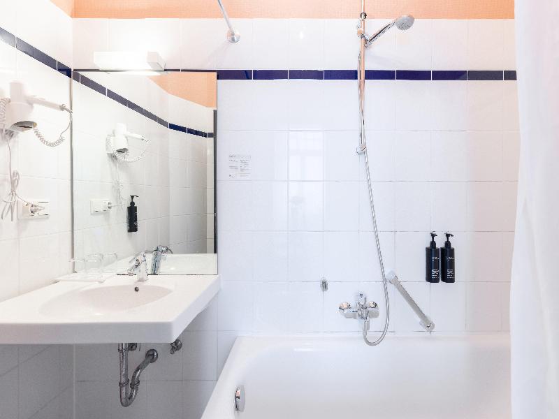 Garner Hotel Hamburg - St.Georg by IHG image