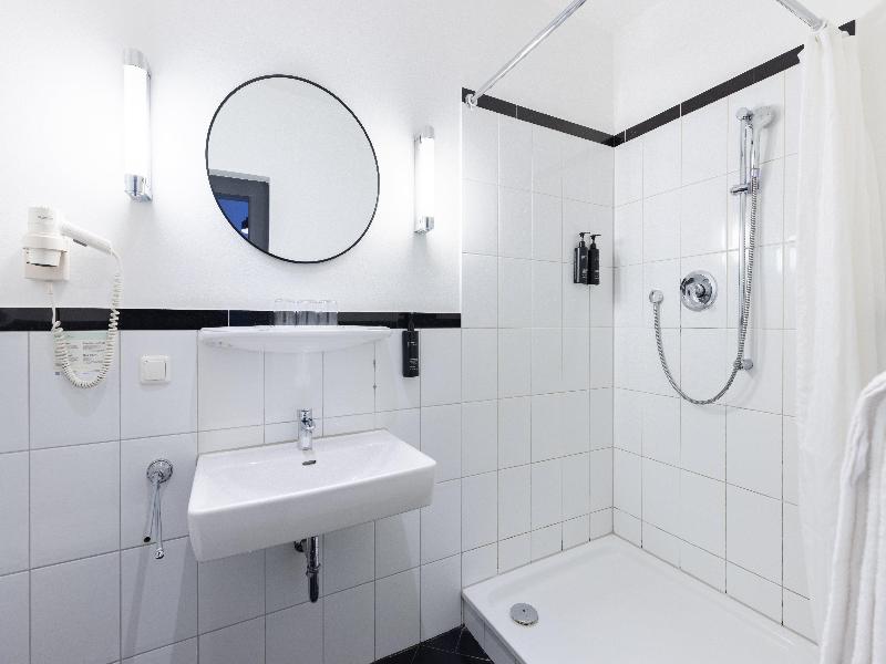 Garner Hotel Hamburg - St.Georg by IHG image