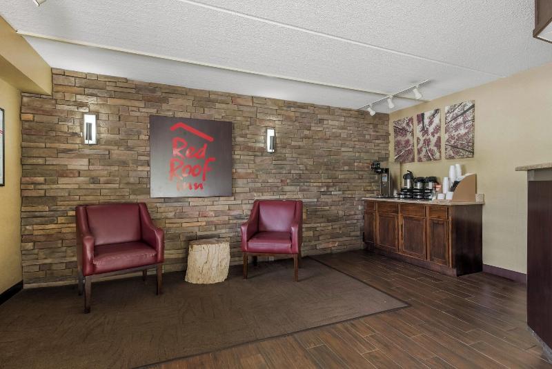 Red Roof Inn Hickory image