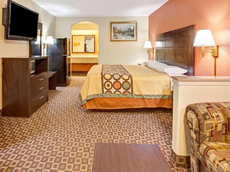 Super 8 by Wyndham Baytown/Mont Belvieu image