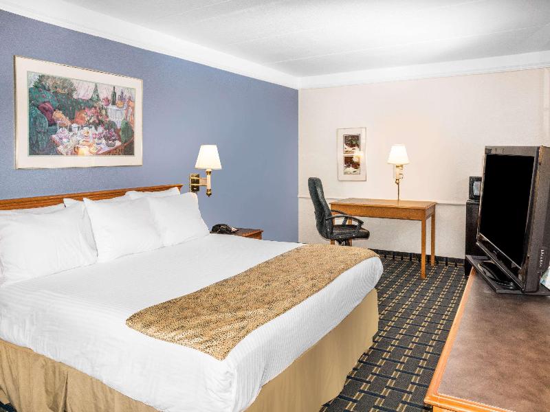 Days Inn by Wyndham Houston image