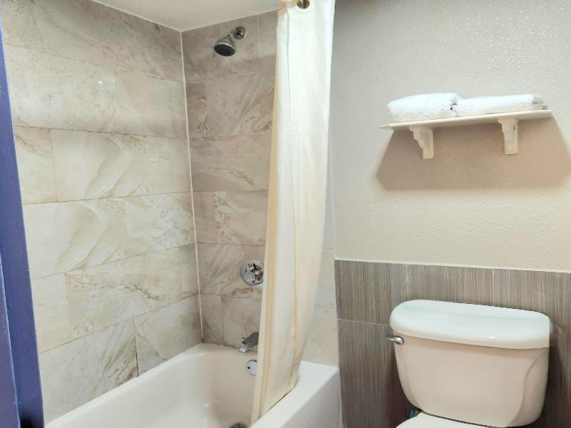 Days Inn by Wyndham Houston image