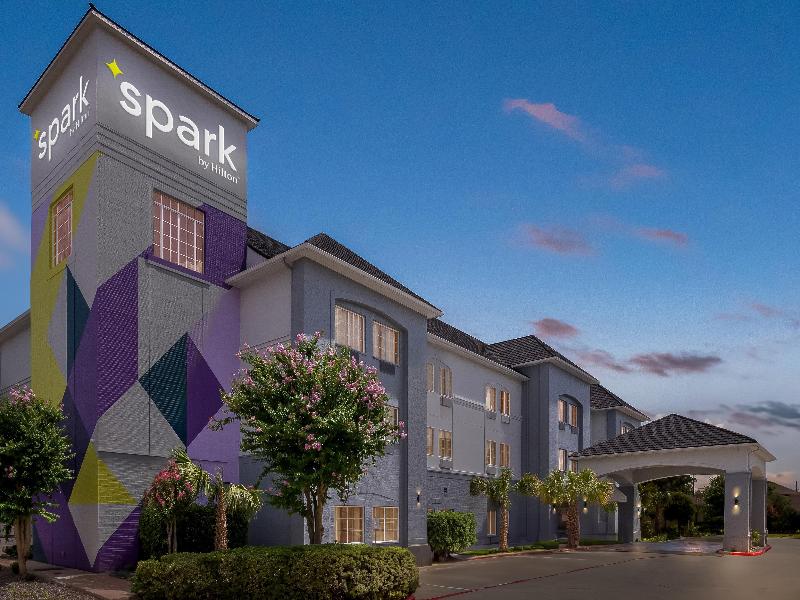 Spark by Hilton Missouri City — general view