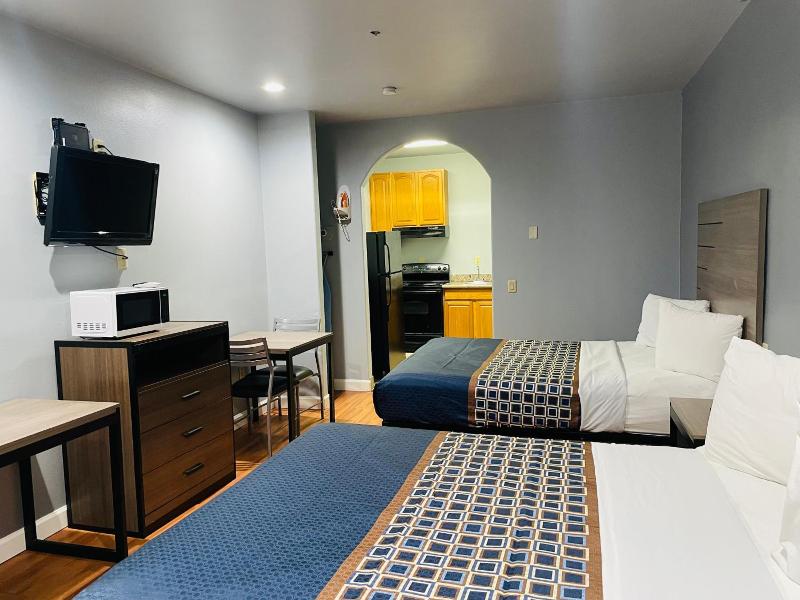 Palace Inn Baytown image