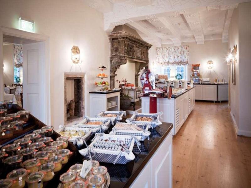Schloßhotel Münchhausen image