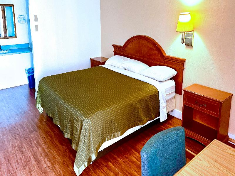Thunderbird Motel Hillsboro image