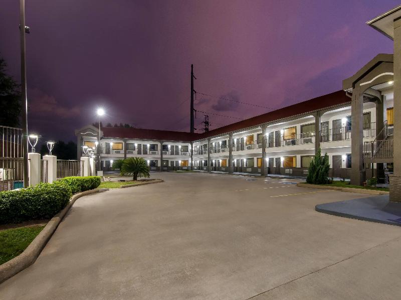 Super 8 by Wyndham Houston/Brookhollow NW image