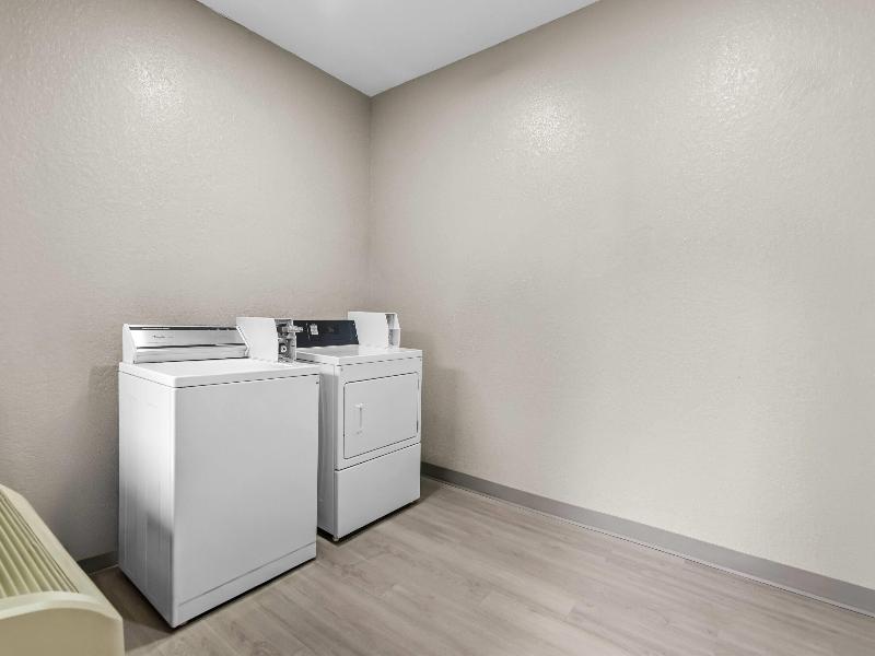 Super 8 by Wyndham Houston/Brookhollow NW image