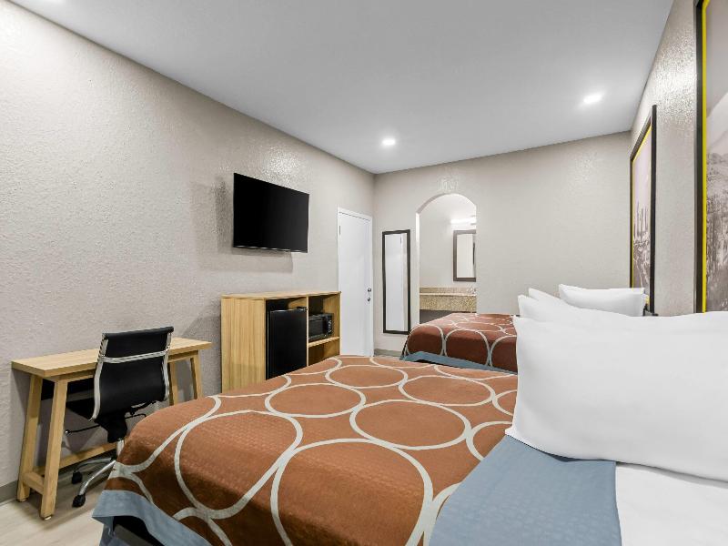Super 8 by Wyndham Houston/Brookhollow NW image