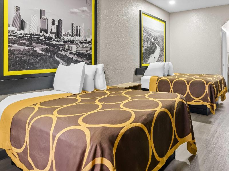Super 8 by Wyndham Houston/Brookhollow NW image