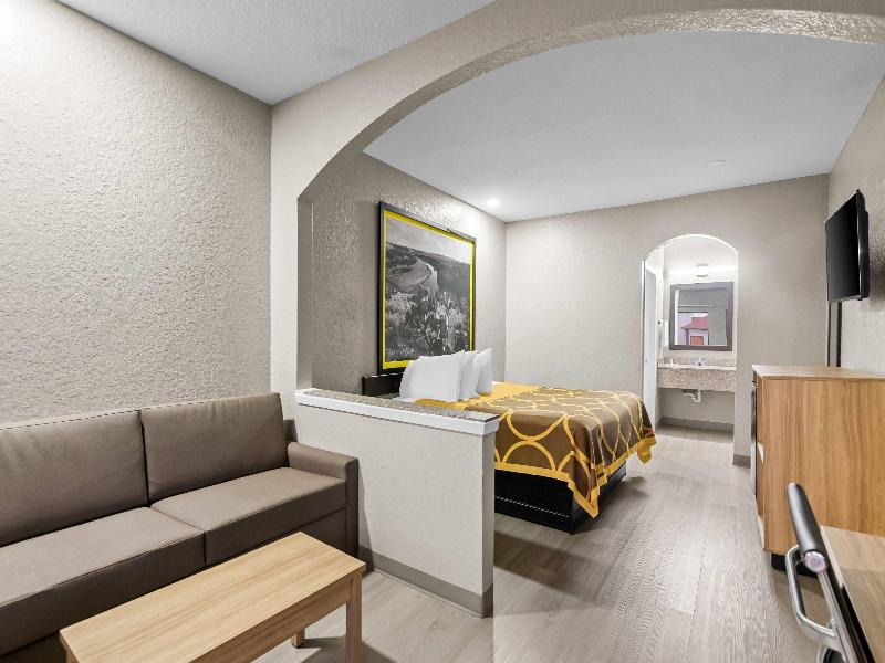 Super 8 by Wyndham Houston/Brookhollow NW image