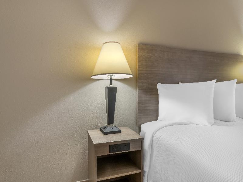 Red Roof Inn La Porte image