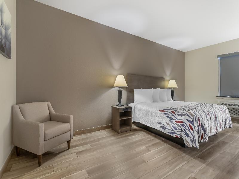 Red Roof Inn La Porte image