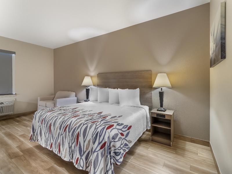 Red Roof Inn La Porte image